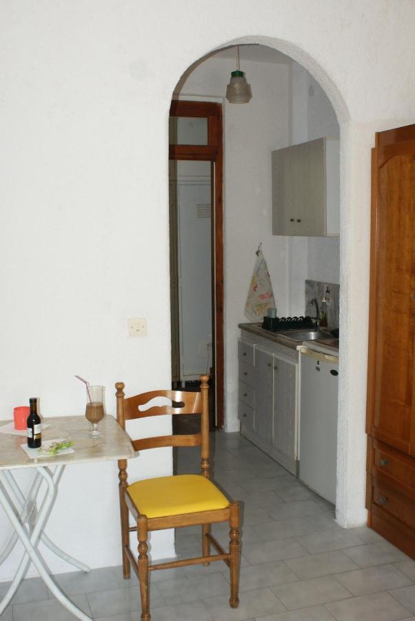 Hotel Agni -Enoikiazomena Diamerizmata Kallithea  Exterior foto
